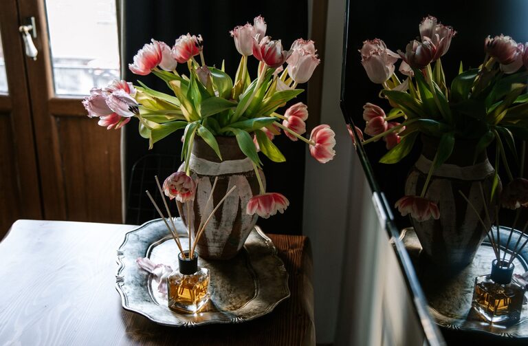 Domowe sposoby na świeży zapach bez intensywnych aromatów